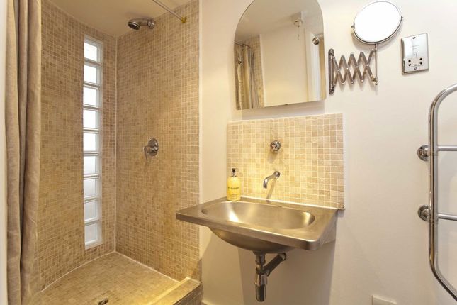 84B, Ladbroke Grove, London photo 5