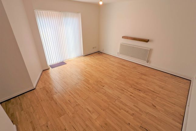 Thumbnail Flat to rent in Woodland Court, Woodland Place, Penarth