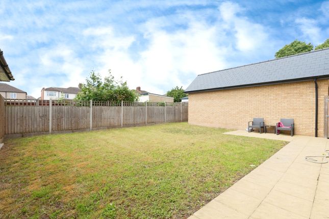 6, Devonshire Close, Essex photo 4