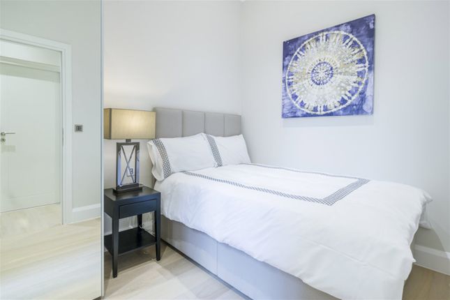 Flat to rent in St. Stephens Gardens, London