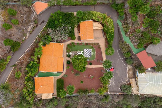 Villa for sale in Chio, Santa Cruz Tenerife, Spain