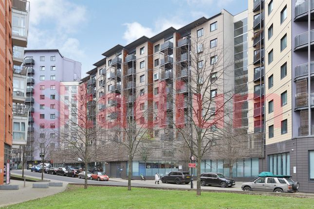 Thumbnail Flat to rent in Hornsey Street, London