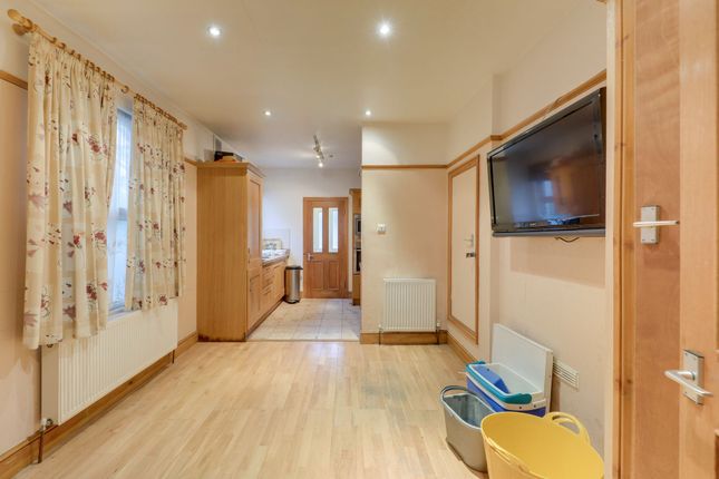 227 Stanstead Road, Forest Hill photo 4