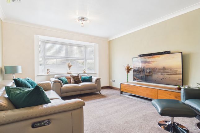 53, Maple Leaf Drive, Solihull photo 3