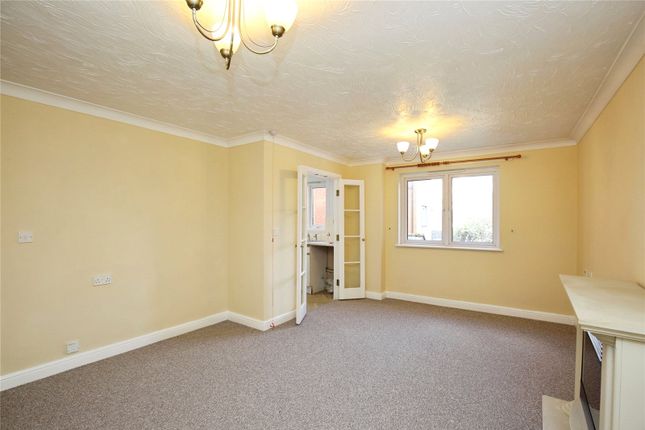 21, Spencer Court, Banbury photo 2