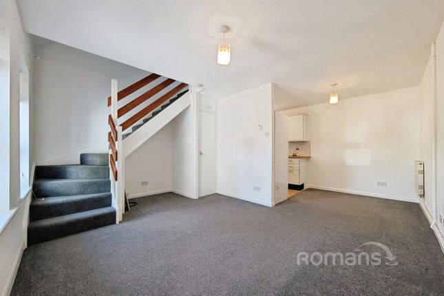 112, Beaconsfield Way, Reading photo 3