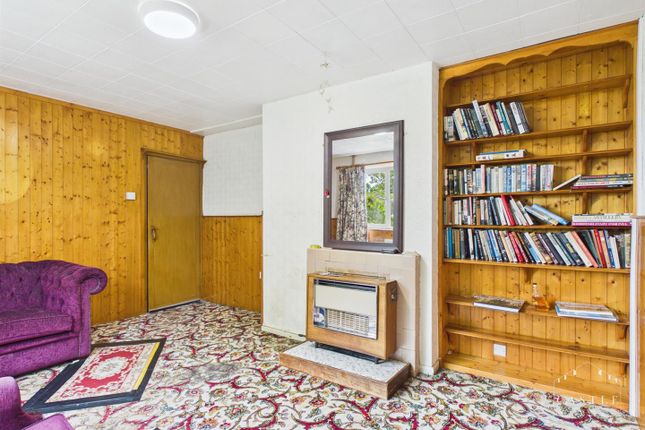 72, Featherston Drive, Burbage photo 3