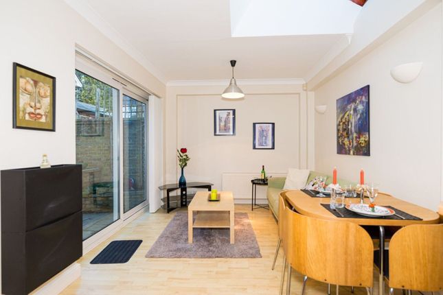 1-bed house on Maclaren Mews, West Putney, £425,000