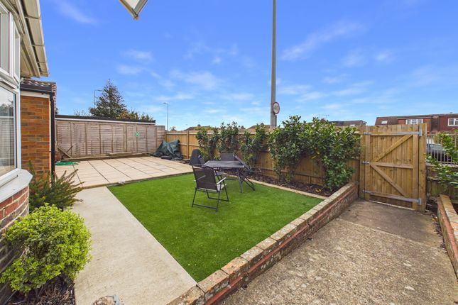 Room 6, 98, Upper Brighton Road, Lancing photo 4