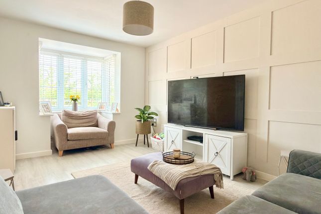 4, Lupin Drive, Tewkesbury photo 3