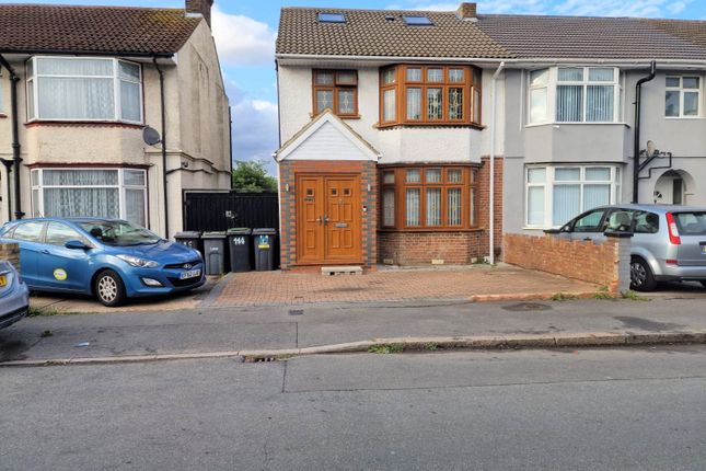 Room to rent in Alder Crescent, Luton