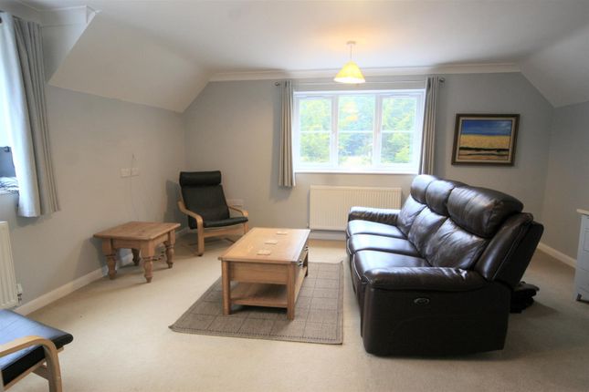 Thumbnail Flat to rent in Cold Overton Road, Oakham