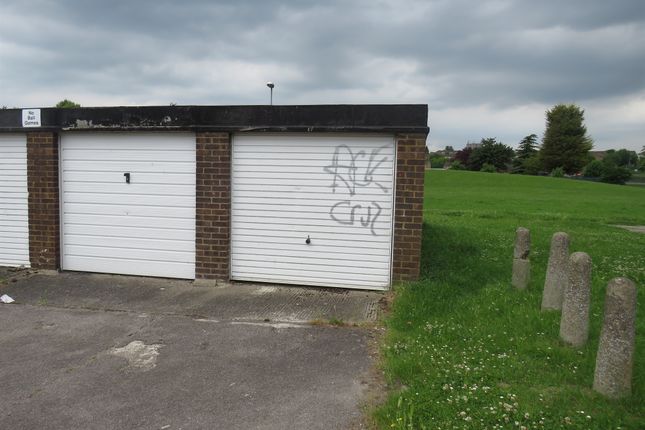 Property for sale in Waleys Close, Luton