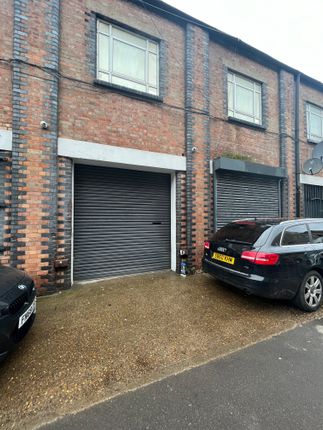Warehouse to let in Sutherland Road, London