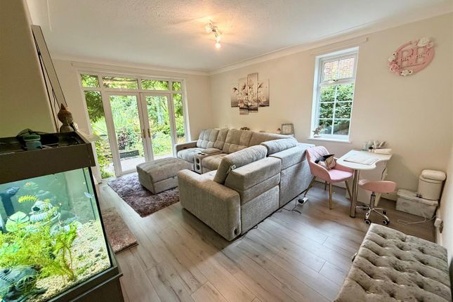 9, Wainwright Road, Altrincham photo 2