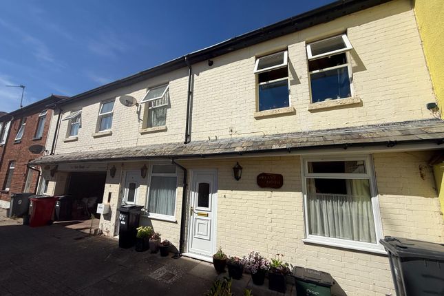 Studio flat on 4a and 6a, Manchester Road, Exmouth, £130,000