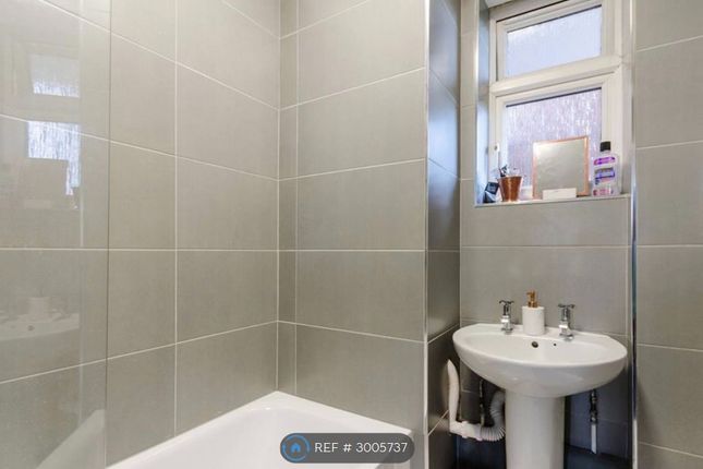 Flat, Cumberland House Kingston Hill, Kingston Upon Thames photo 2