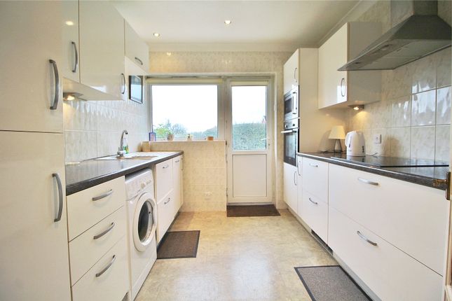 11, Woodside Close, West Sussex photo 2