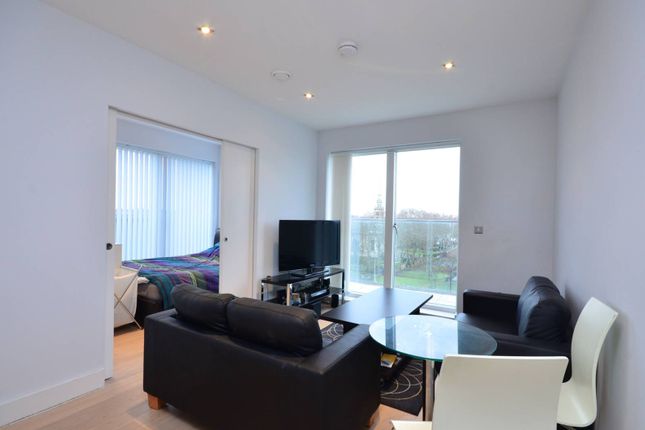 Thumbnail Flat to rent in Theatro Tower, Greenwich, London
