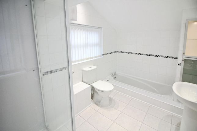 27, Dorts Crescent, Tadcaster photo 2