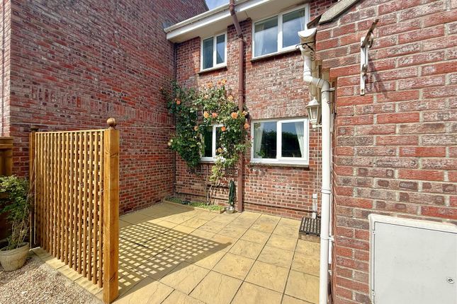 20, Larkspur Close, Weymouth photo 4