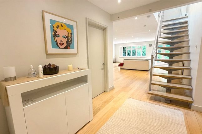 22, Covert Way, Hadley Wood photo 3