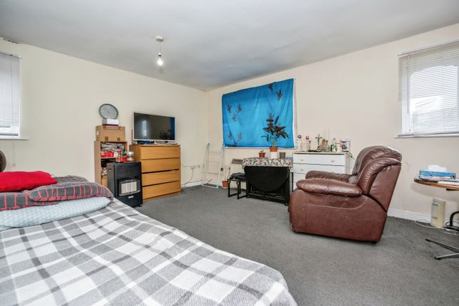 6, Dunlop Close, Kent photo 2