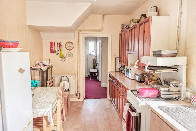 57, Maidenhall Road, Luton photo 3