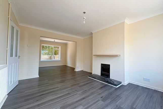 21, Dythel Park, Pen-Y-Mynydd, Llanelli photo 4