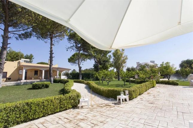 Villa for sale in Francavilla Fontana, Puglia, 72021, Italy