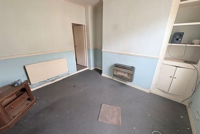 10, Veevers Street, Burnley photo 2