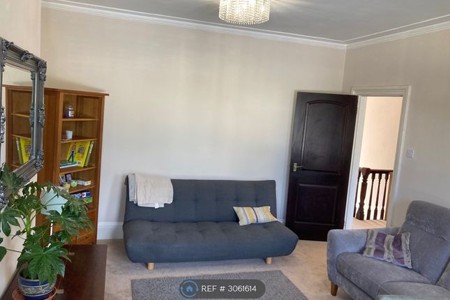 First Floor Flat, Wimborne Road, Bournemouth photo 3