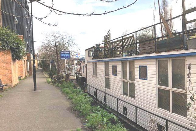 Houseboat for sale in Kew Bridge, Brentford