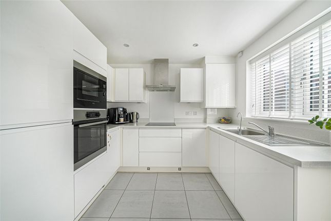 8, Ovens Road, Ebbsfleet Valley photo 4
