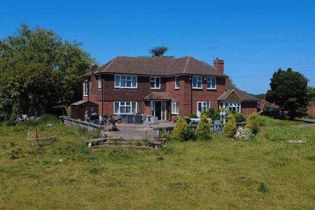 5-bed house on Osborne Manor, Farnham Road, Bordon, £500,000