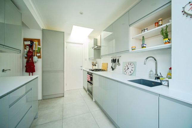 25, Walsh Avenue, Bracknell photo 3