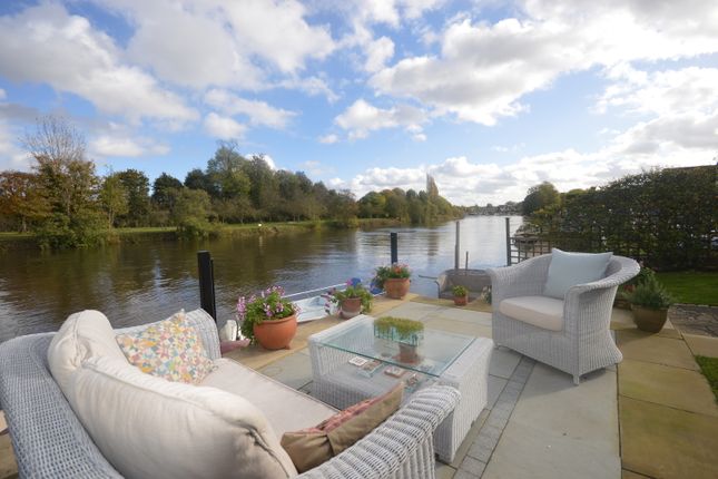Thumbnail Detached house for sale in The Island, Thames Ditton