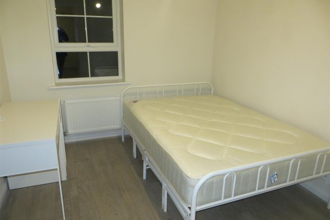 Studio to rent in Tawny Grove, Coventry