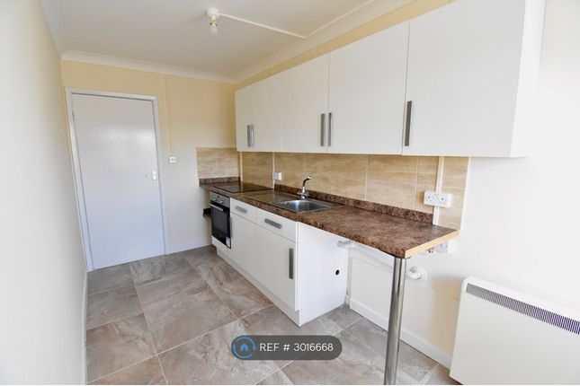 Flat  The Hendre Flats Harcourt Road, Brynmawr, Wales photo 3