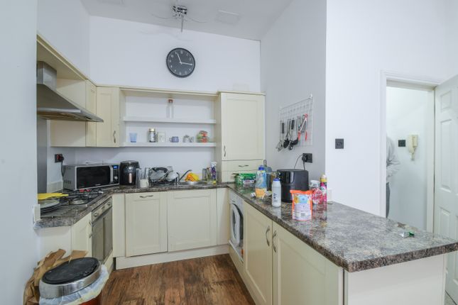 Flat 1, 30, Grosvenor Road, Newcastle upon Tyne photo 4