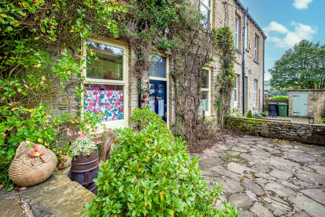 End terrace house for sale in Lamma Well Road, Holmfirth