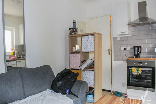Studio to rent in Willow Tree Lane, Hayes, Middlesex