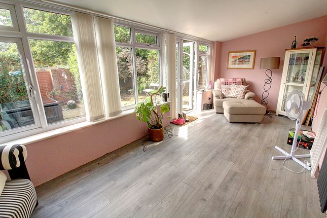 7, Elgar Close, Nuneaton photo 4