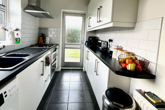 Thumbnail Property to rent in Stokes Avenue, Willenhall