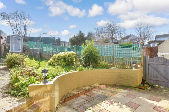 10, Vale Drive, Chatham photo 2
