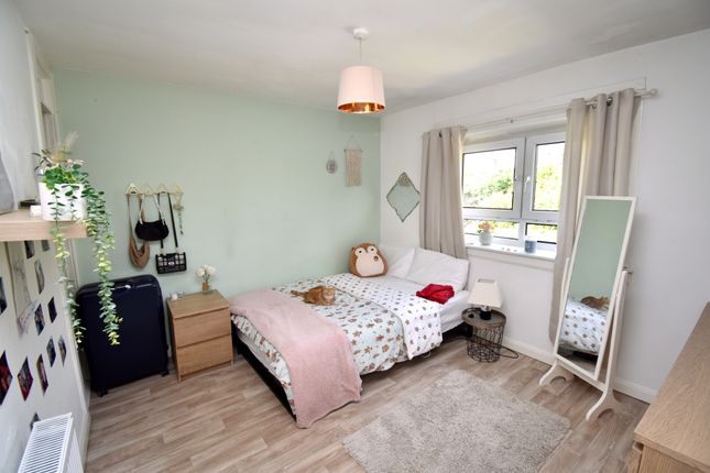221, Auchmead Road, Greenock photo 4