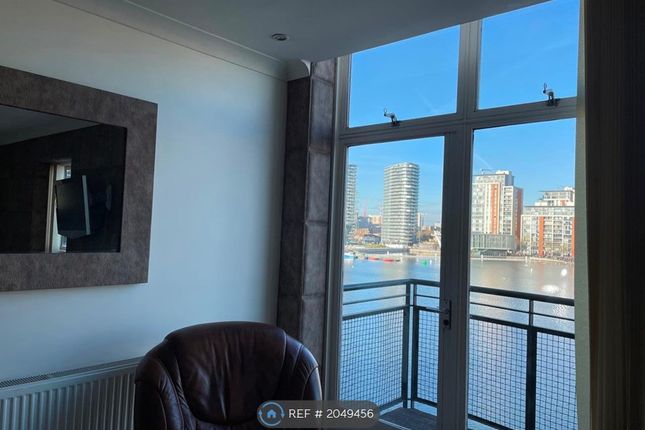 Flat to rent in Arragon House, London