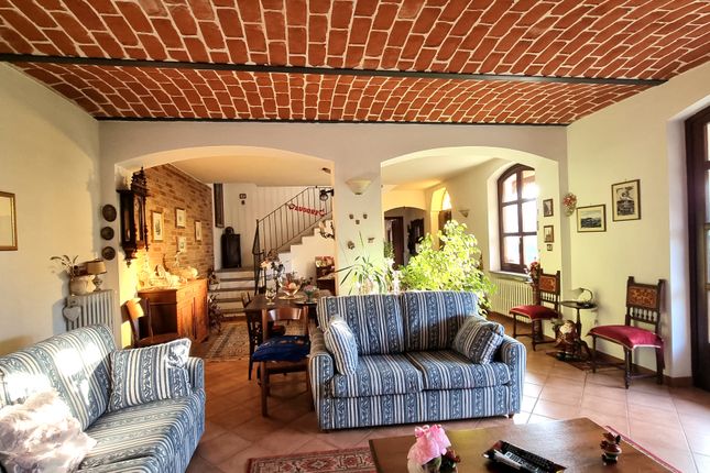 Country house for sale in Via Costarossa, Mombercelli, Asti, Piedmont, Italy
