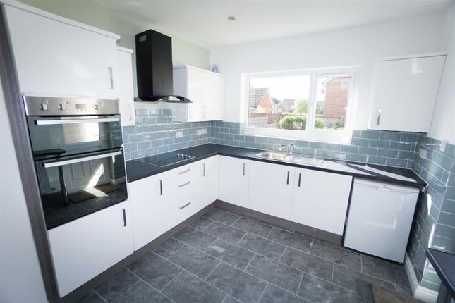 144, Park Road, Westhoughton photo 3