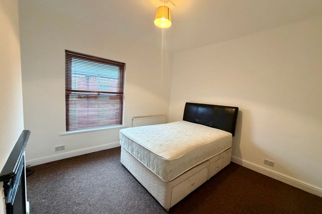 41, Manchester photo 4